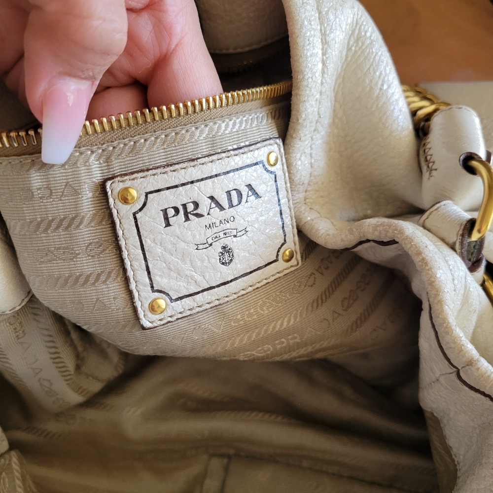 Prada | Authentic Hobo Leather Bag - Picture 7 of 16